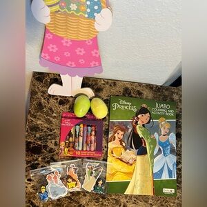 Disney Princess Coloring Book w/ Crayola Crayons and Disney Stickers & Keychains